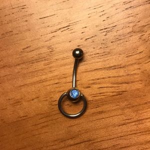 Curved barbell for navel piercing